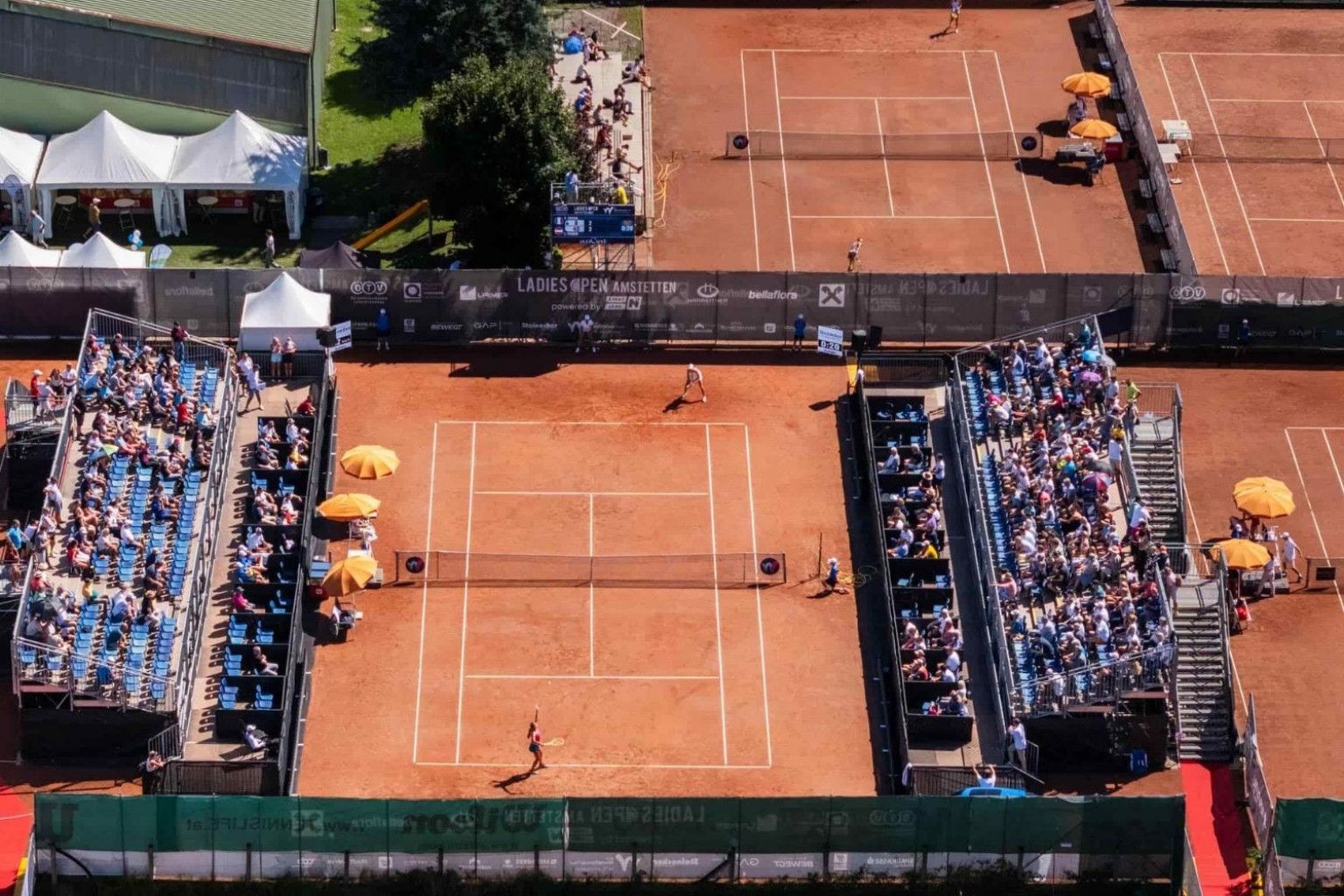 Die Tribünen der LADIES OPEN Amstetten 2025 waren ab Tag 3 ausverkauft.