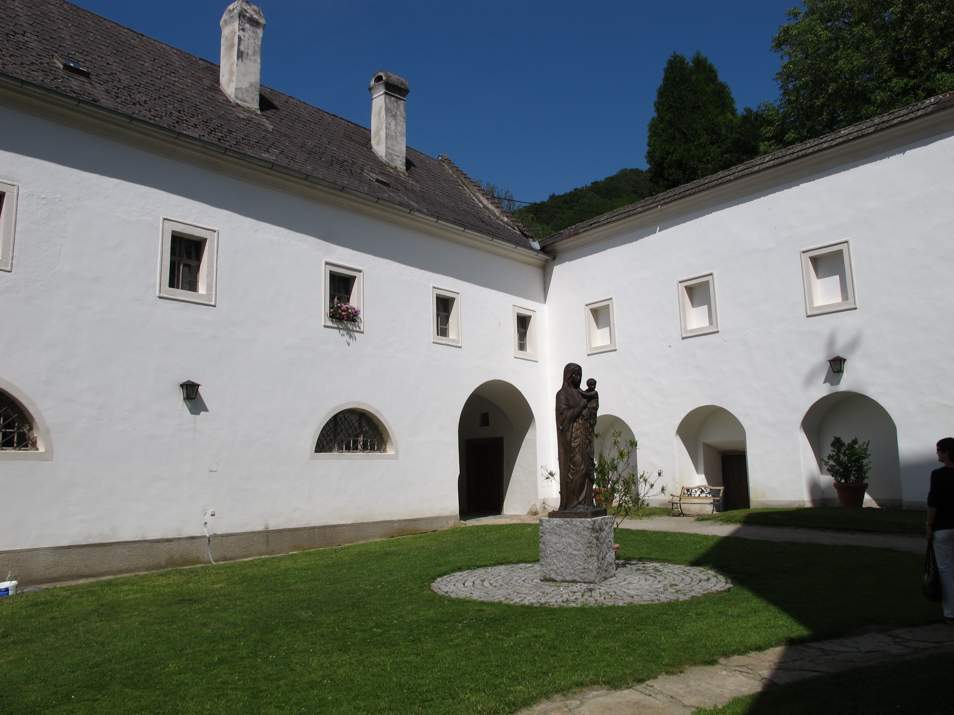 Innenhof Kloster Schönbühel