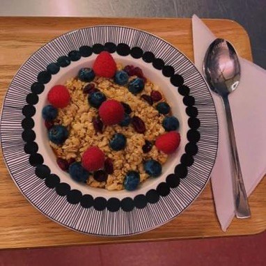 Granola Bowl Breakfast, © MIKE