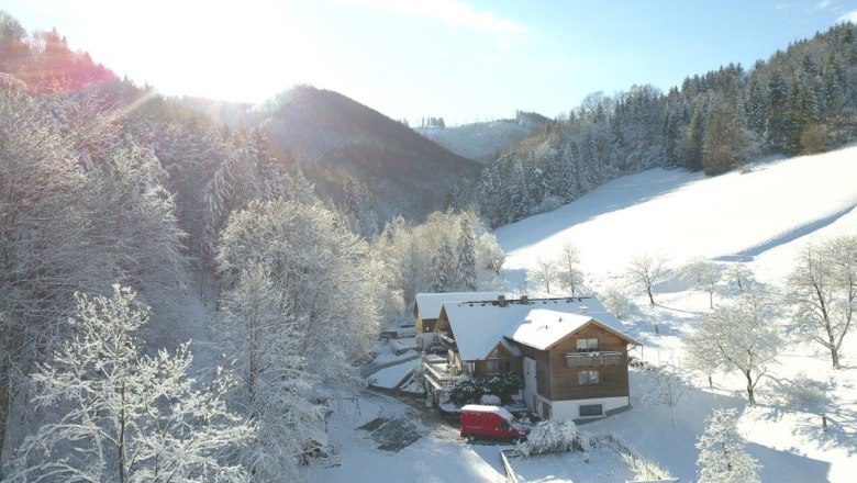 biohof-lueg-in-winter, &copy; zVg Fam. Fallmann