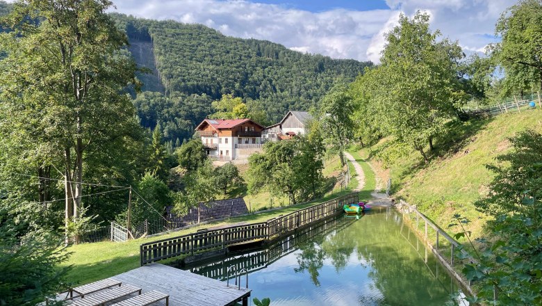 Guest house with pond, © Gera S.
