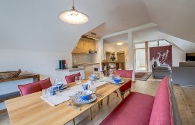 Herrenhaus See-Superior with balcony and lake view, © Ferienwohnungen Herrenhaus