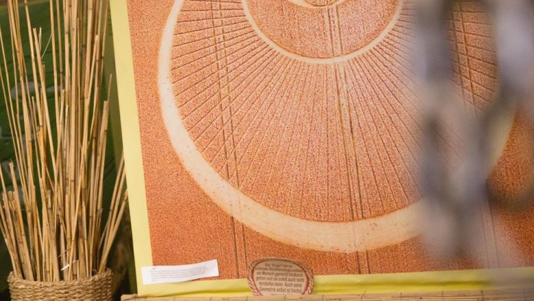 Crop circle museum, &copy; schwarz-koenig.at