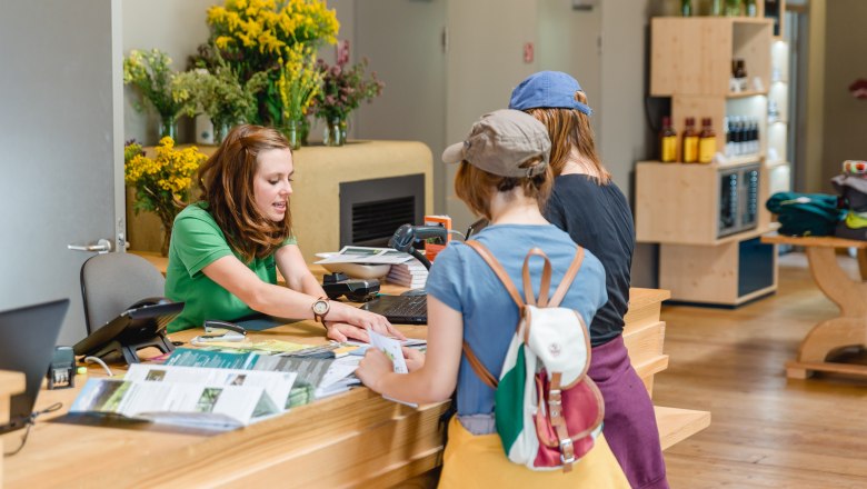 Tourist information at the Ötscher base, © Fred Lindmoser