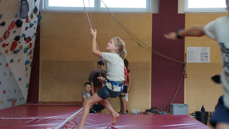 Children's climbing in the hall, &copy; Kletteranlage Wieselburg-Land