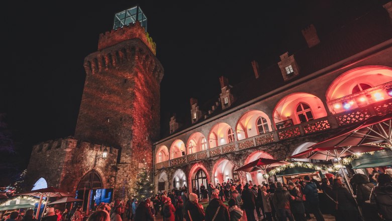 Flammende Lichterweihnacht in Schloss Rothschild, &copy; Josef Wittibschlager