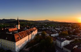 Ausblick auf das Benediktinerstift Seitenstetten von oben, &copy; Str&auml;u&szlig;l-Str&auml;ussl Markus