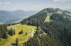 Luftaufnahme der Kitzhütte im Gebiet Eisenstraße im Mostviertel nahe Hollenstein an der Ybbs.