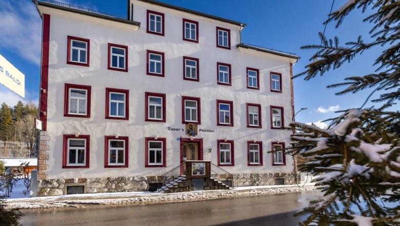 Pension Zuser im Winter, © Dorfresort, Lindmoser