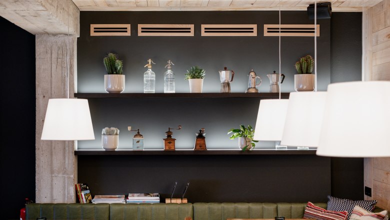 Ybsilon 9 Das Kaffeehaus, &copy; Stoebich Siegfried