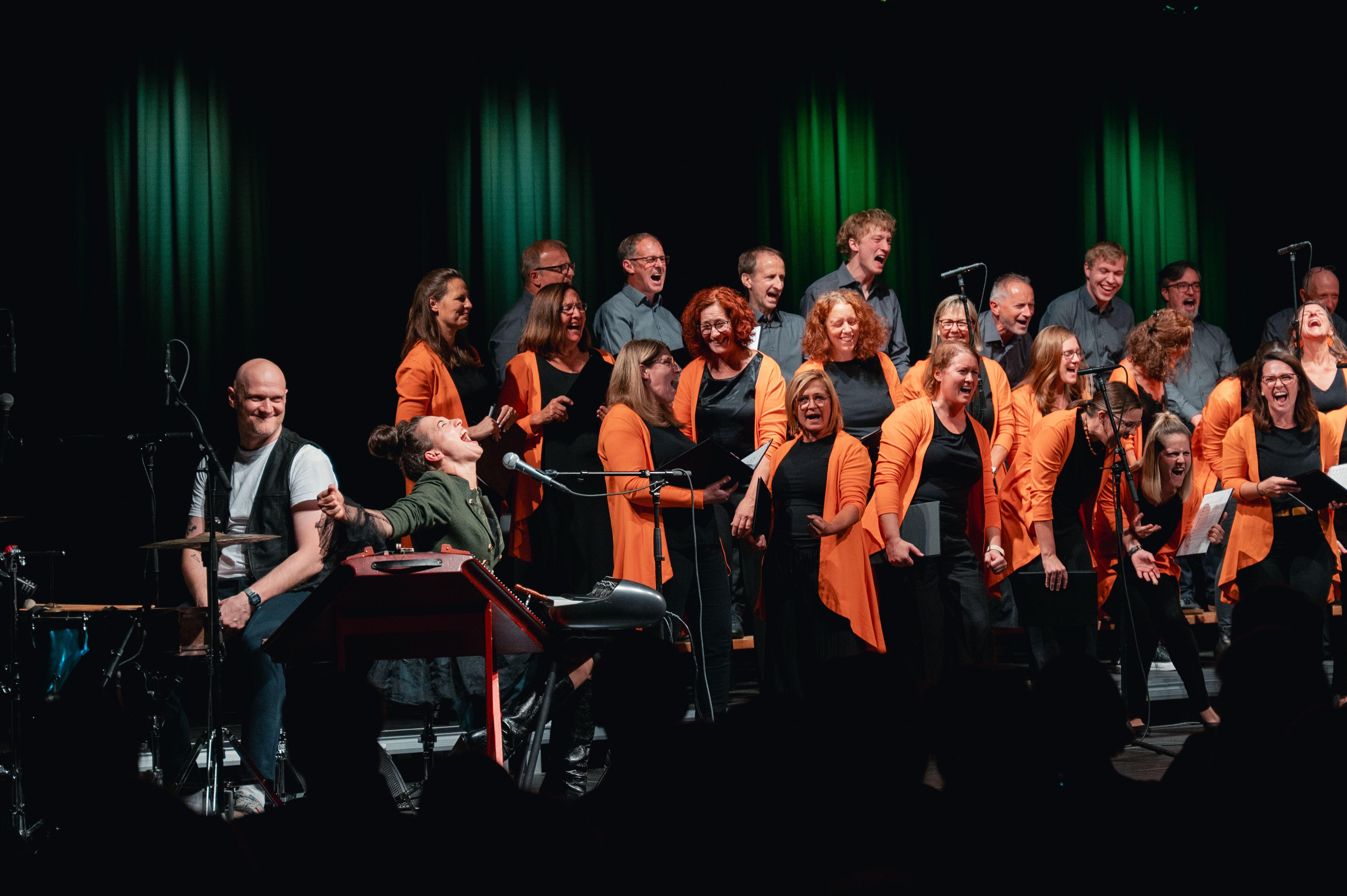 Auftaktkonzert mit Anna Buchegger und inwendig woarm