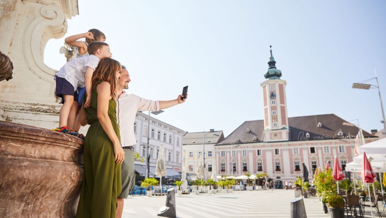 Town hall square, &copy; Rupert Pessl