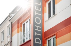 Stadthotel G&uuml;rtler, &copy; Moststra&szlig;e, dochbodnliacht