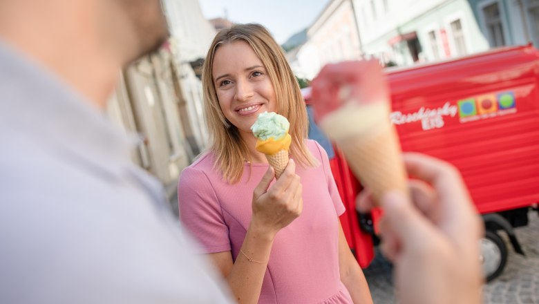 Hausgemachtes Eis genie&szlig;en, &copy; schwarz-koenig.at