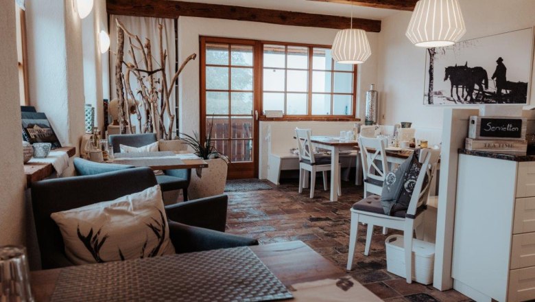 breakfast-room-at-country-house-aigner, © Moststraße, Daniel Schalhas