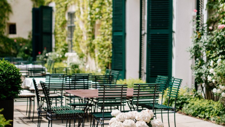 Terrasse, &copy; Schloss Ernegg