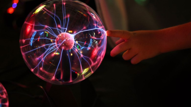 Optik - gekr&uuml;mmte Lichtstrahlen, &copy; weinfranz.at