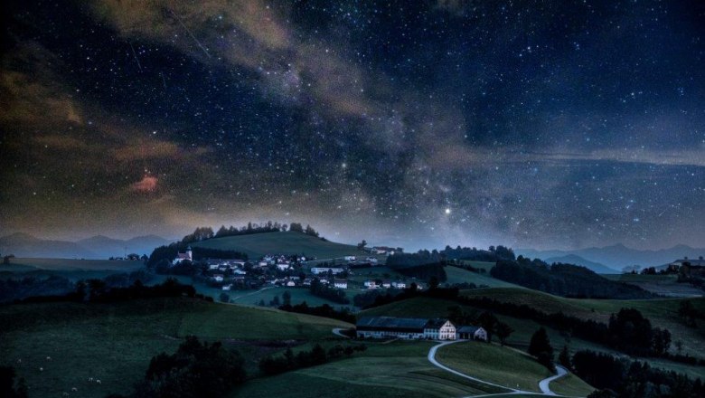 Das Mostviertler Hügelland bei Nacht, © schwarz-koenig.at