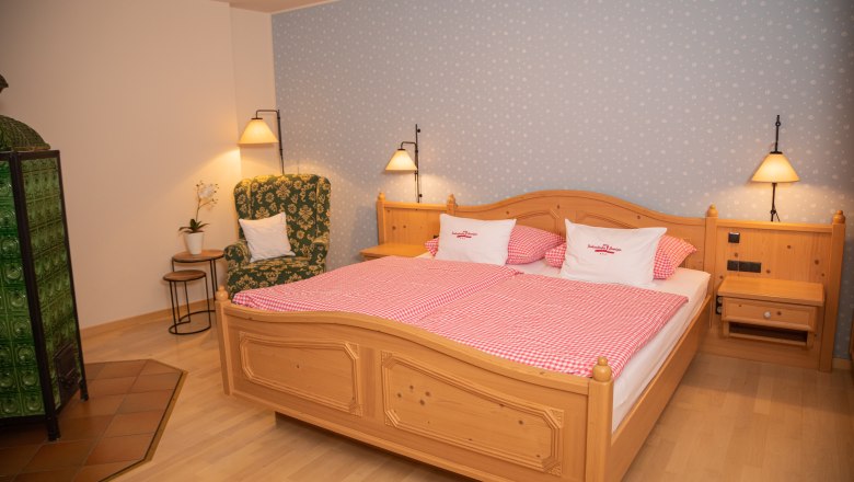 Perbersdorfer wine tavern & hotel, &copy; Perbersdorfer Heuriger & Hotel