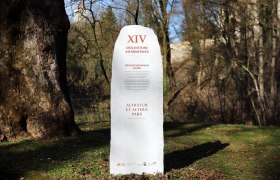 15 Meilensteine mit Wissenswertem rund um die Römer begleiten die Wanderer entlang des Weges, © weinfranz.at