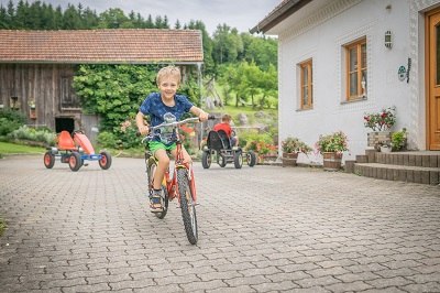Cycling is fun, &copy; Einkehrhof Poggau