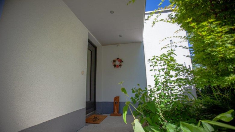 House and garden, &copy; itjproductions