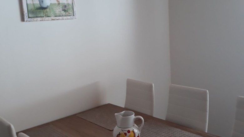 Dining table, &copy; Robert Leichtfried