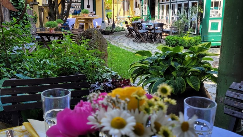 Garden of the vag&ouml;tz'god, &copy; Klosserei