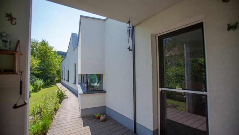 House and garden, &copy; itjproductions