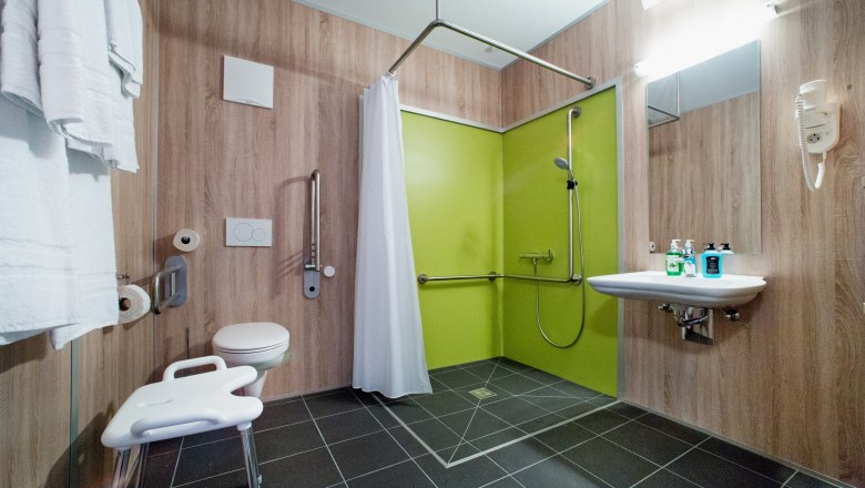 Barrier-free bathroom, &copy; Cleverhotel GmbH