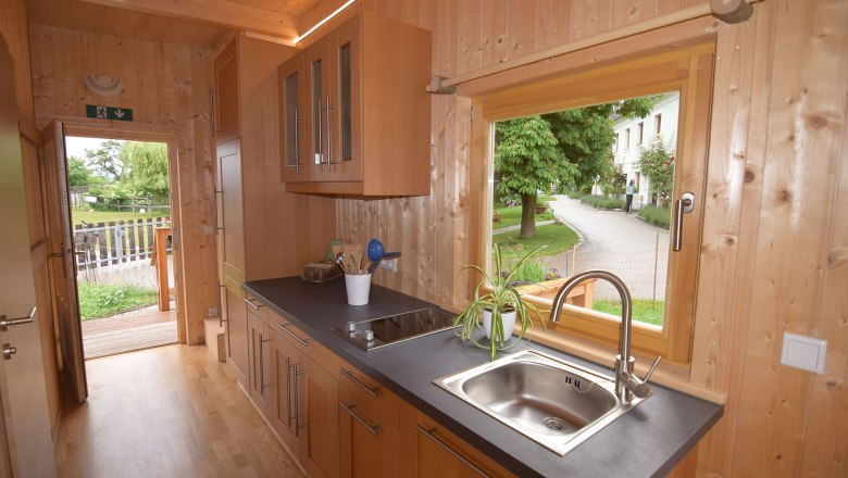 Cozy caravan at the Esperanza farm, © Mag.a Martina Kotzina, Esperanza- Zentrum für tierunterstützte Pädagogik