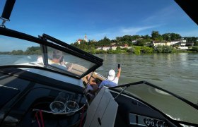 Auf Bootstour auf der Donau, © Attack Werbeagentur (www.attack.at)