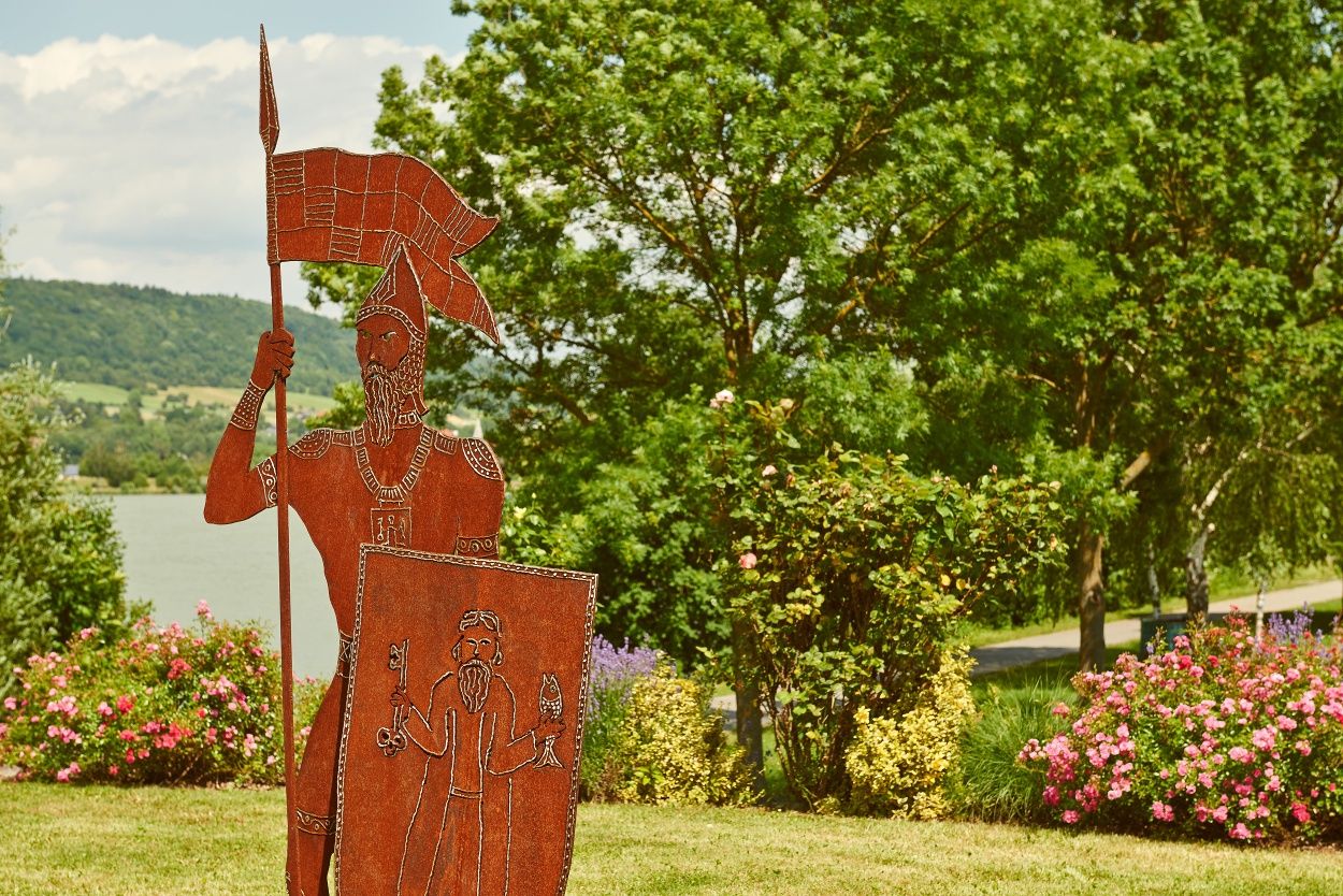Nibelungenfigur an der Donaulände Pöchlarn