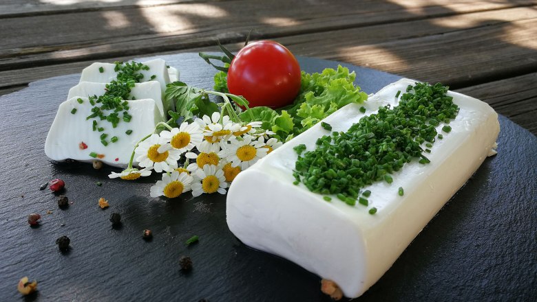 Sheep's cheese in the Heilos farm shop, &copy; Claudia Gugler