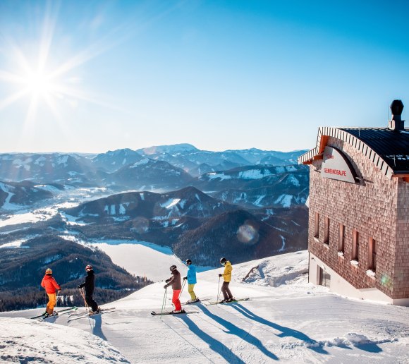 Panoramablick über das winterliche Mariazellerland, © Bergbahnen Mitterbach, Fred Lindmoser