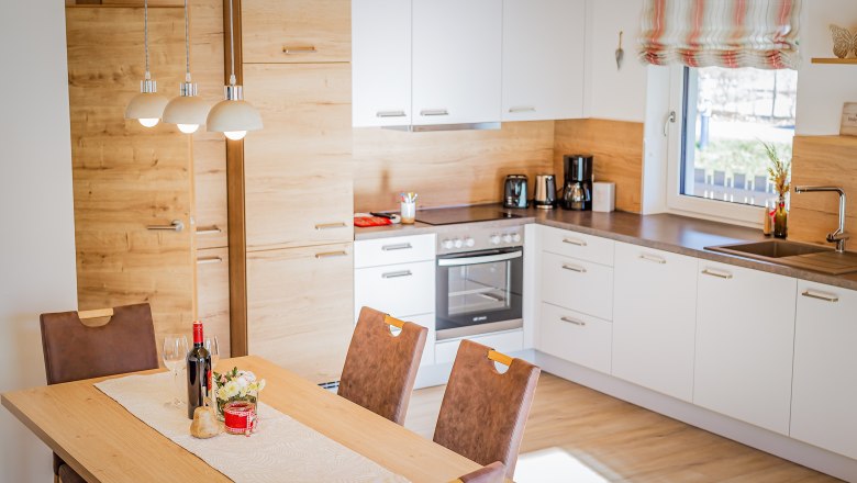 Red vacation apartment - dining area, &copy; Ludwig Fahrnberger