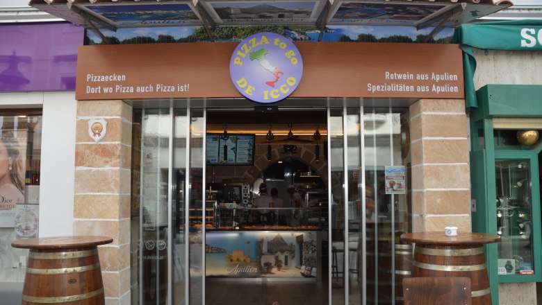 The restaurant, &copy; Pizza to go De Icco