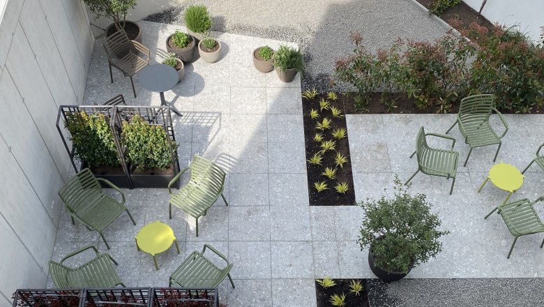 Gem&uuml;tlicher Au&szlig;enbereich, &copy; LIVERO Apartments