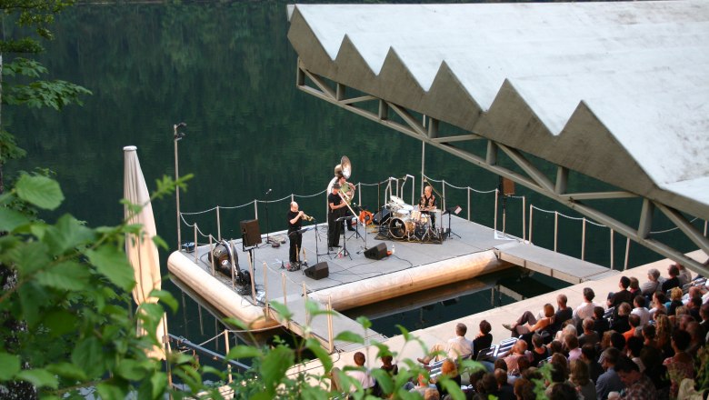 Lake stage Lunz am See, © Ray Anderson